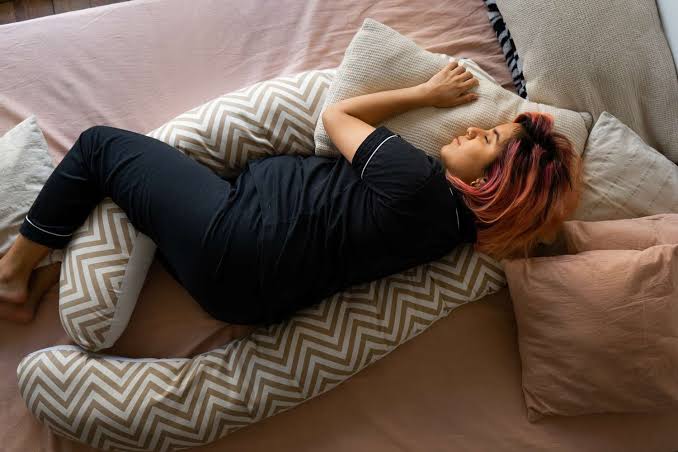 Restless Legs Syndrome in Pregnancy Causes, Relief Tips & When to Call Your Doctor